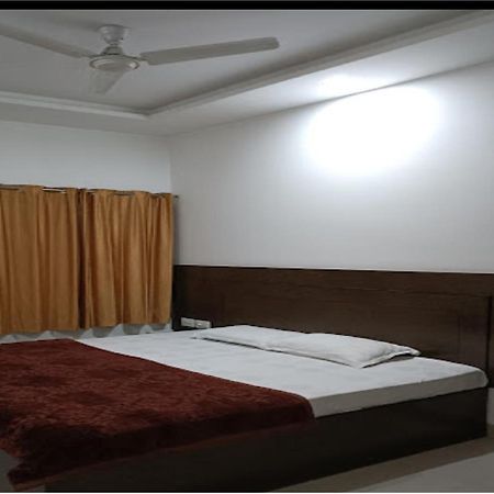 Supreme Guest House By Wb Inn Agra  Bagian luar foto