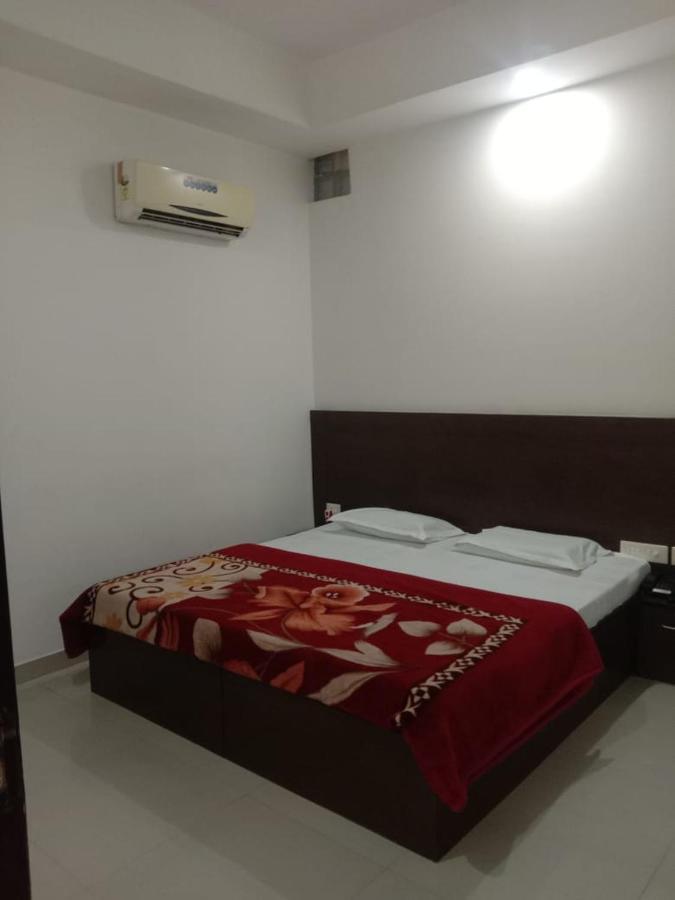 Supreme Guest House By Wb Inn Agra  Bagian luar foto