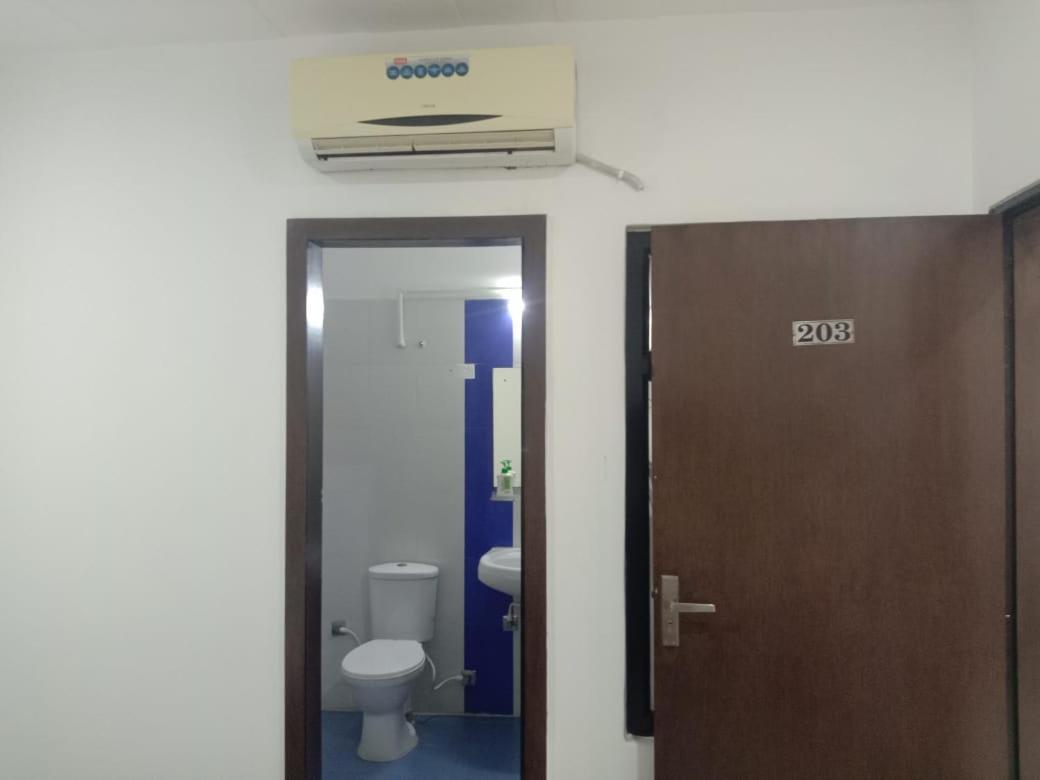 Supreme Guest House By Wb Inn Agra  Bagian luar foto