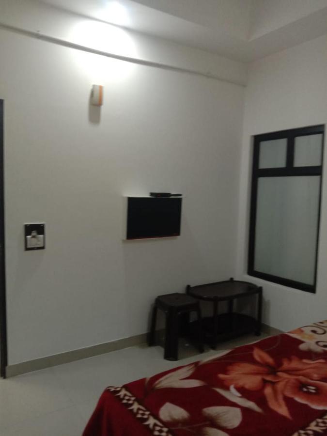 Supreme Guest House By Wb Inn Agra  Bagian luar foto