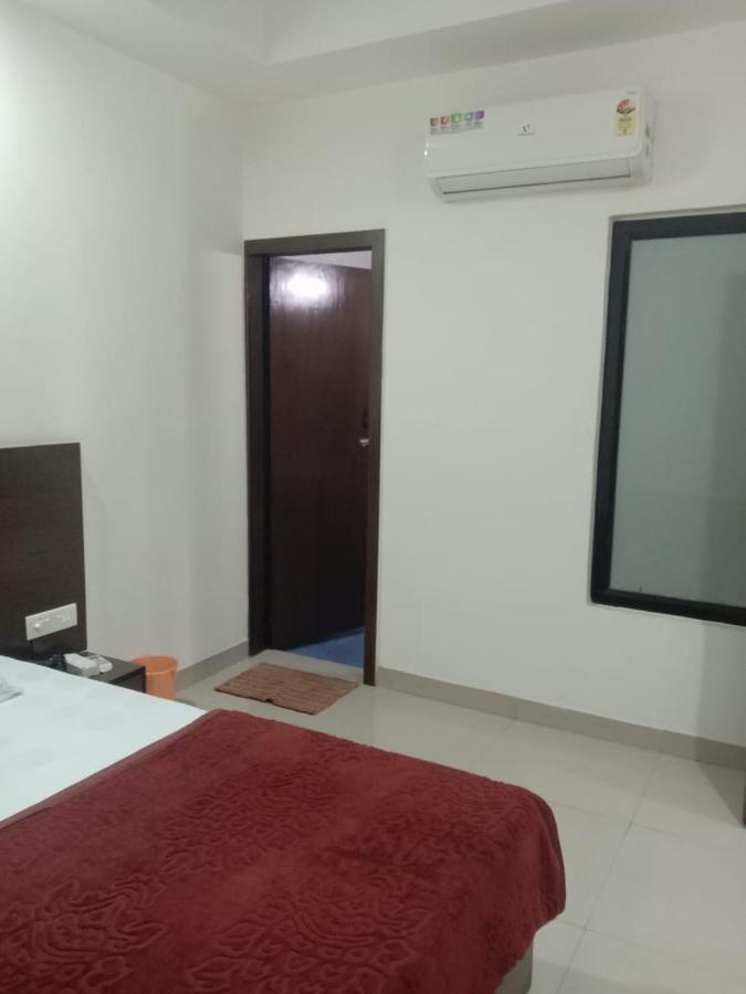 Supreme Guest House By Wb Inn Agra  Bagian luar foto