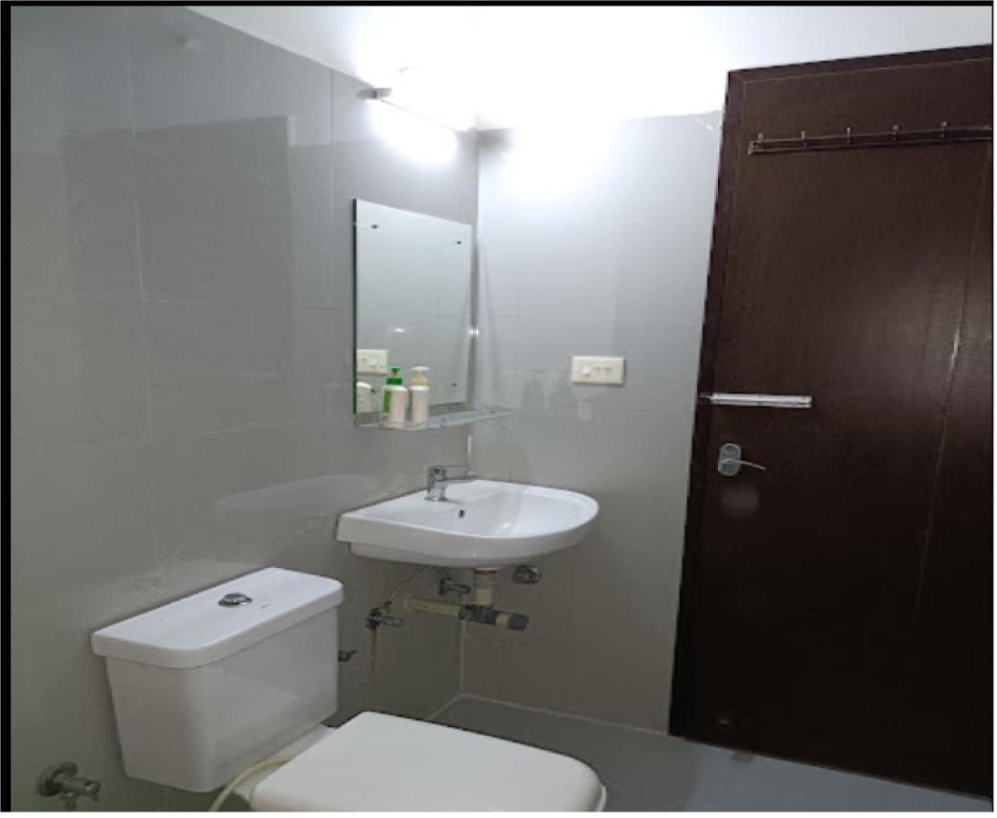 Supreme Guest House By Wb Inn Agra  Bagian luar foto