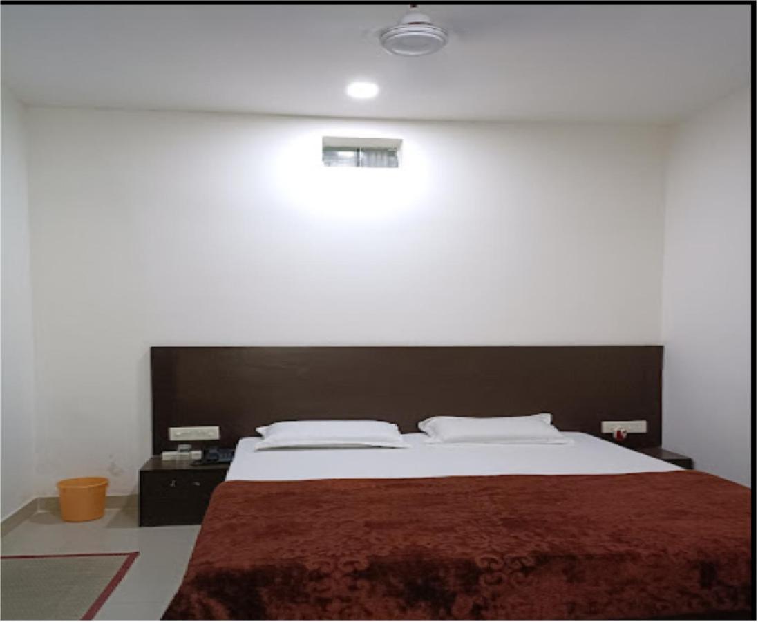 Supreme Guest House By Wb Inn Agra  Bagian luar foto
