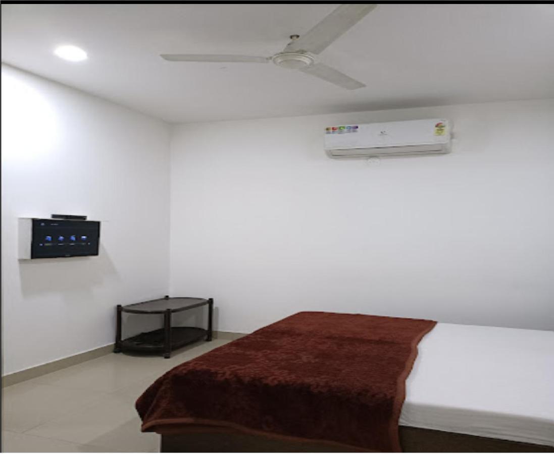 Supreme Guest House By Wb Inn Agra  Bagian luar foto