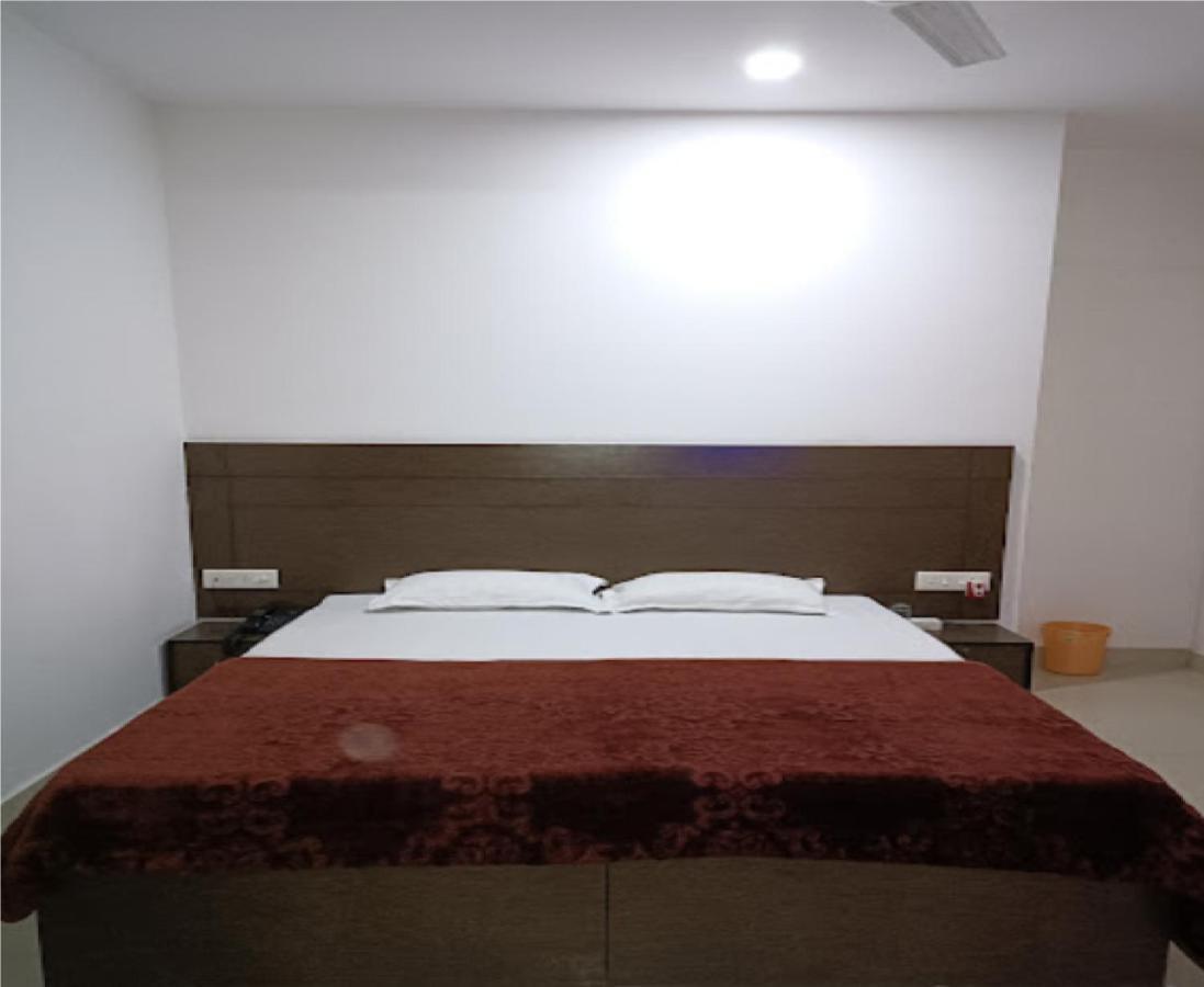 Supreme Guest House By Wb Inn Agra  Bagian luar foto